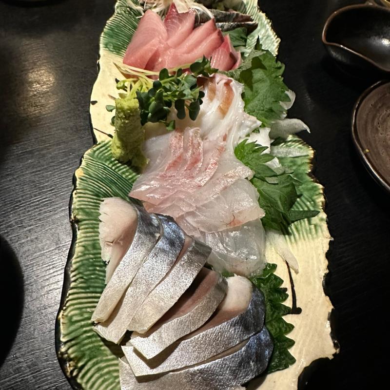 刺身盛り合わせ(くりや)