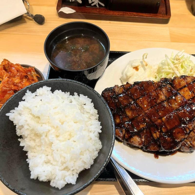 トンテキW(炭火焼き豚丼専門店　豚小家)