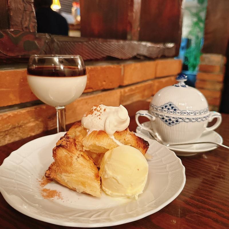 焼きたてHOTアップルパイ（バニラアイス付）(ヴァンサンヌ ドゥ)