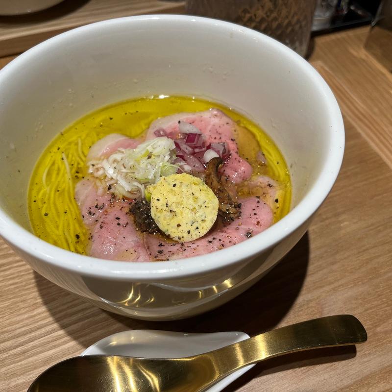 濃厚トリュフの鶏塩中華そば(MENDOKORO TOMO Premium)