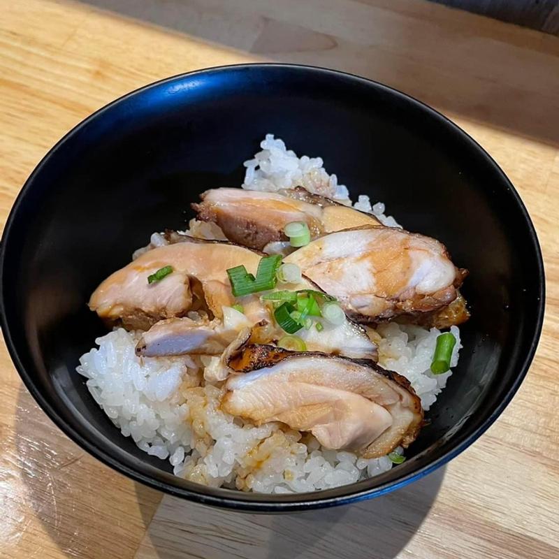 モモチャーシュー丼(麺のようじ)