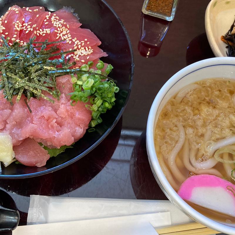 鉄火丼ミニうどんセット(まぐろの館 （マグロノヤカタ）)