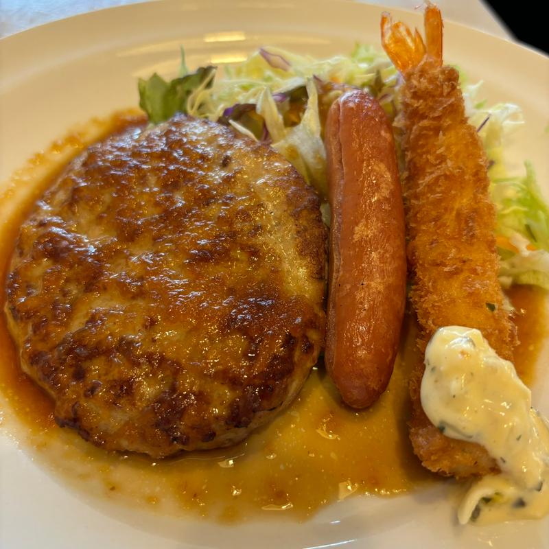 日替わりランチ（ハンバーグ醤油ソース＆海老フライ＆ソーセージ）(ガスト 聖蹟桜ヶ丘オーパ店 )