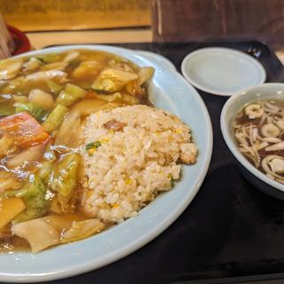 八宝炒飯（あんかけチャーハン）(銀華飯店 （ギンカハンテン）)
