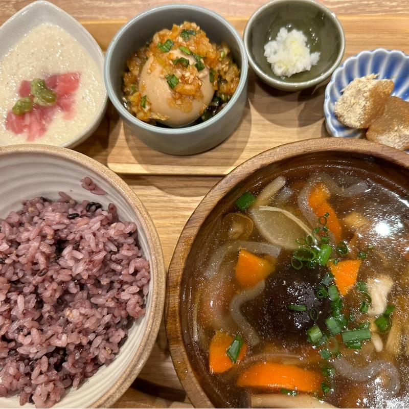 きのこたっぷりのけんちん汁膳(ごはんすすむ 横浜ポルタ店)