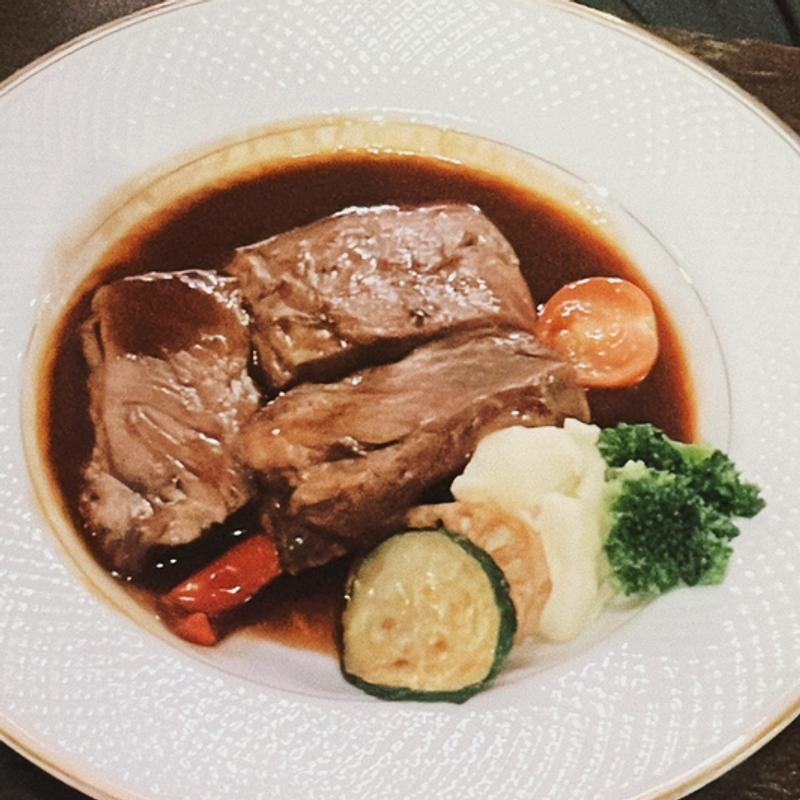 ナルトベースの特製ビーフシチュー(UZU cafe)