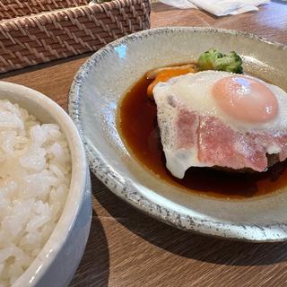 和風ソースのベーコンエッグハンバーグ(シャ・ラ・ラ （Sha-ra-ra）)
