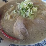 濃厚増し増し背脂しょうゆら〜めん(ら～めん麺恋の 酒田7号バイパス店)