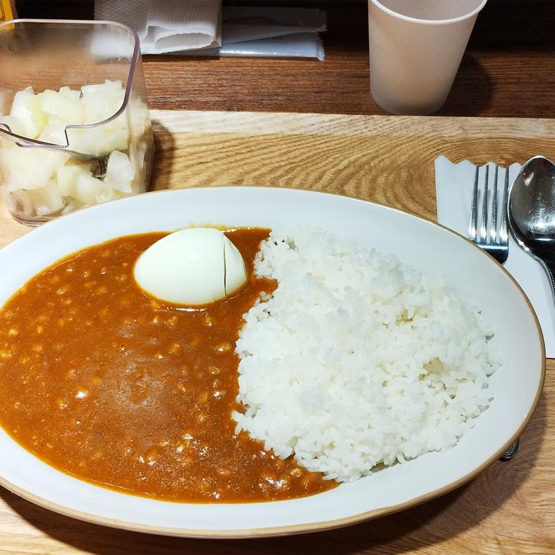 かわはらスパイスカレー』520円＋ゆで卵スライス110円＋納豆120円＋辛さバリ辛60円(かわはらすぱいす食堂)