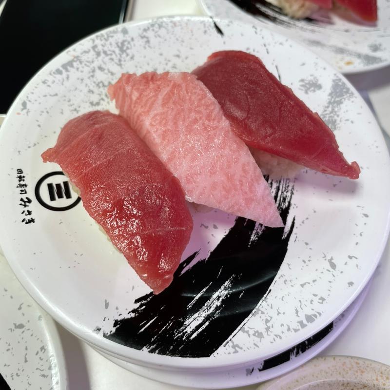天然本まぐろ三貫盛(回転寿司みさき 原宿竹下通り店)