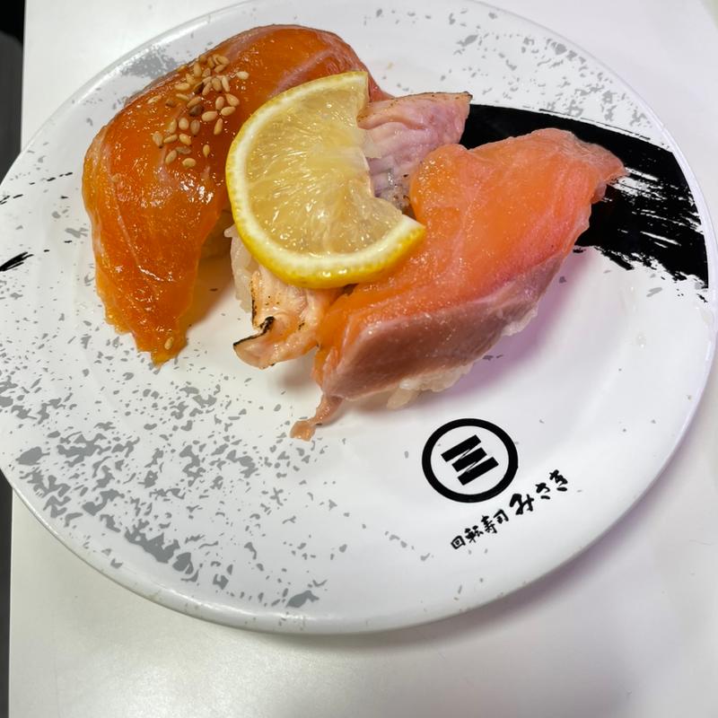 サーモン三貫盛(回転寿司みさき 原宿竹下通り店)