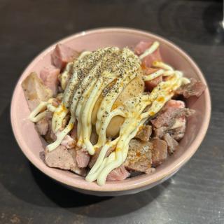 崩れ味玉　マヨチャーシュー丼(麺処 夏海 )