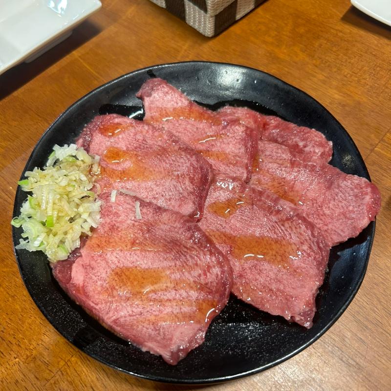 牛タン(ホルモン焼き 廿廿 （じゅうじゅう）)