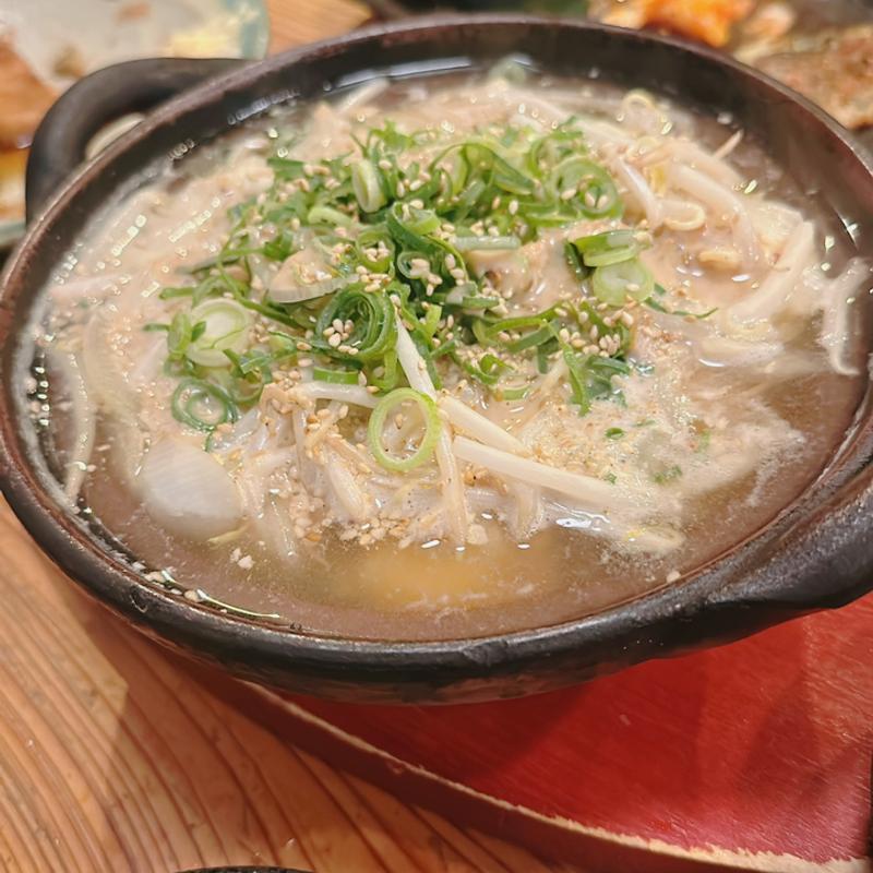 (居腹じらいや)