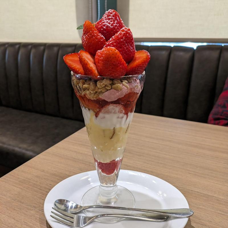 あまおうのパフェ(デニーズ 南新宿店 )