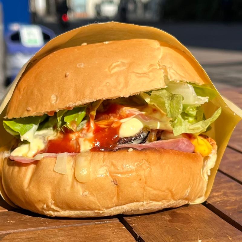 HAMBURGUERS X-TUDO (モンテヤマザキ)