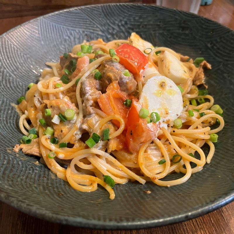 牛すじとモッツァレラチーズのトマトクリームソース(PASTA わざや)