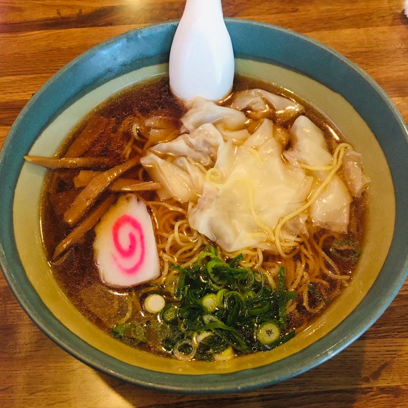 ワンタン麺(だるま食堂)
