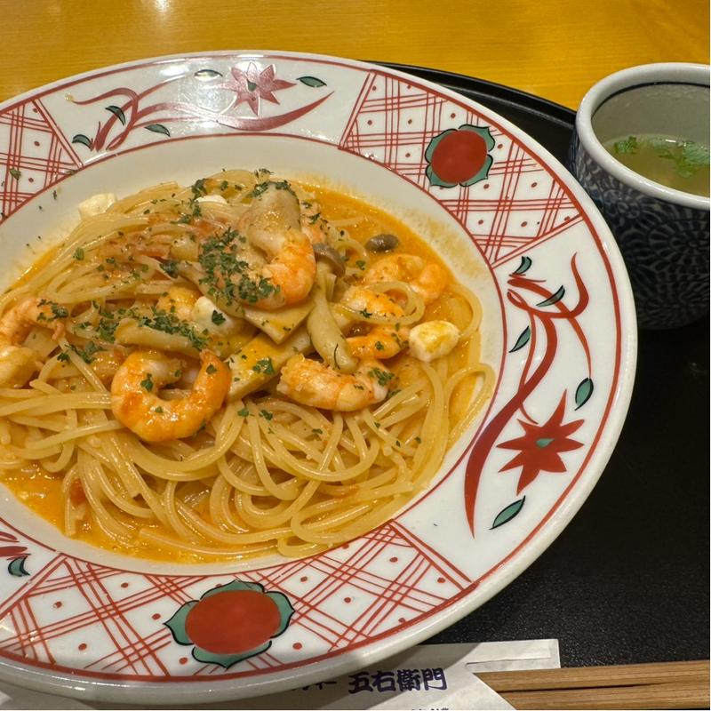 たっぷり海老とモッツァレラチーズのトマトクリーム(洋麺屋 五右衛門 横浜ランドマーク店)