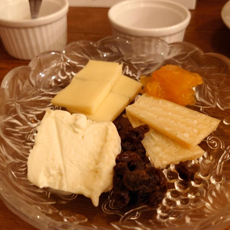 チーズ盛り合わせ(Piccolo Bar Tigre （ティグレ）)