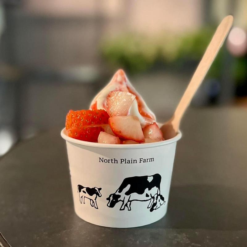 小さないちごパフェ(オホーツク おこっぺミルクスタンド ソラマチ店)