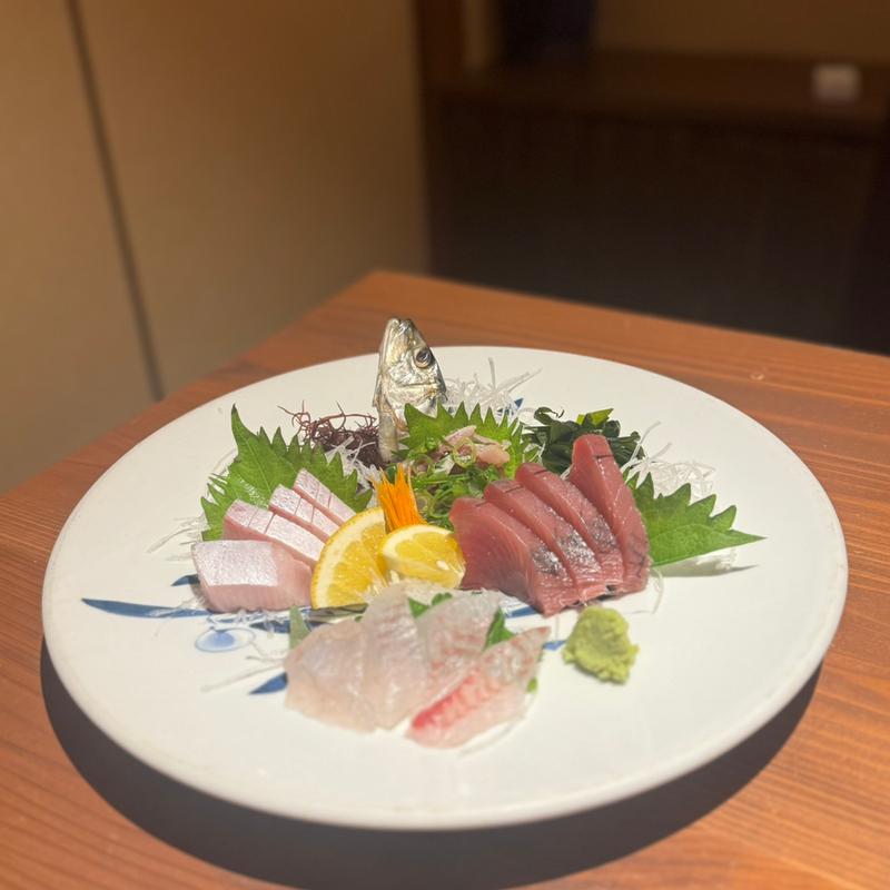 刺身の盛合せ(助角  松山)