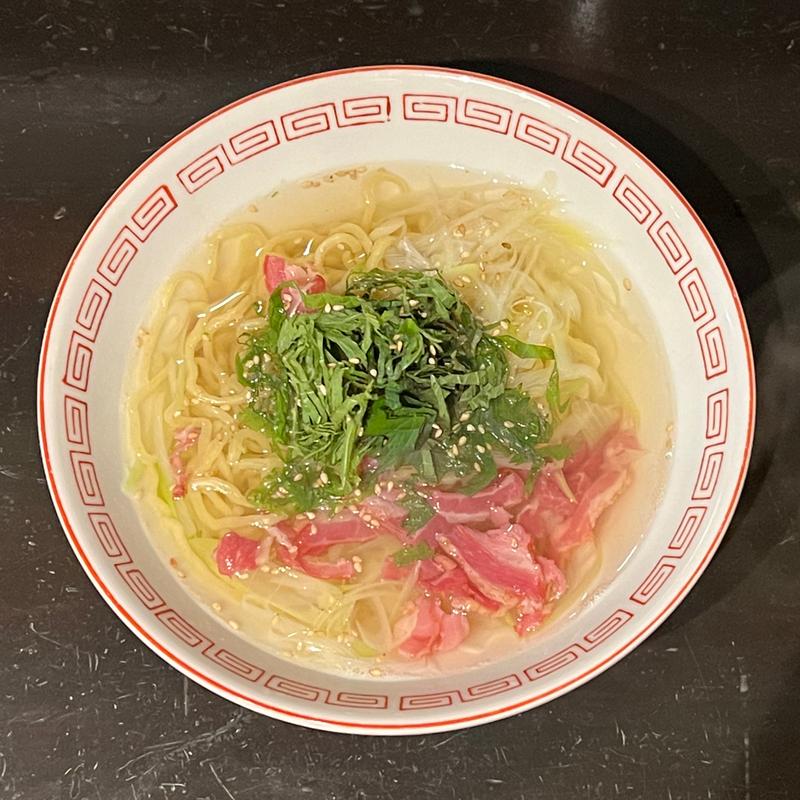 塩しそらーめん (馬肉入り)(博多馬肉処 ふろく 本店)