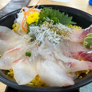 地魚丼(お魚天国 海鮮食事処)