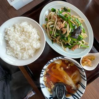 肉ニラ炒めとワンタンスープ(潮風中華房 萬華)