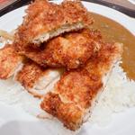 つくば鶏のジャンボチキンカツカレー(大かまど 寅福 守谷食堂)