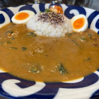 チキン＆キーマ(半ゆで卵つき)(spicy curry もん)