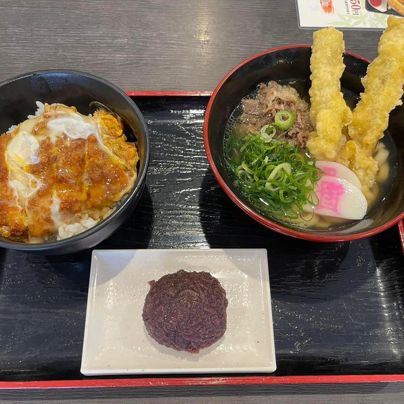 肉ゴボ天うどん ミニカツ丼 ぼた餅(資さんうどん 本店)