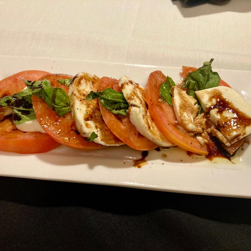 Caprese Salad(Paine's Restaurant)