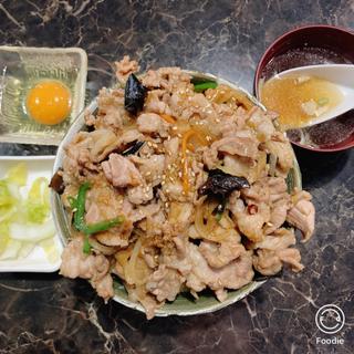 焼肉丼(中華料理 末広)