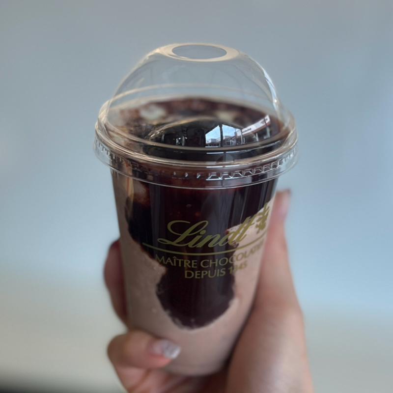 とろける ドーム・オ・ショコラ ドリンク (リンツ ショコラ ブティック＆カフェ 神戸三田プレミアム・アウトレット店)