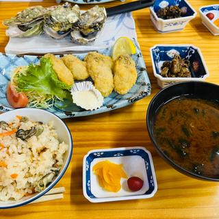 焼き牡蠣とカキフライ定食(よしゆう水産)