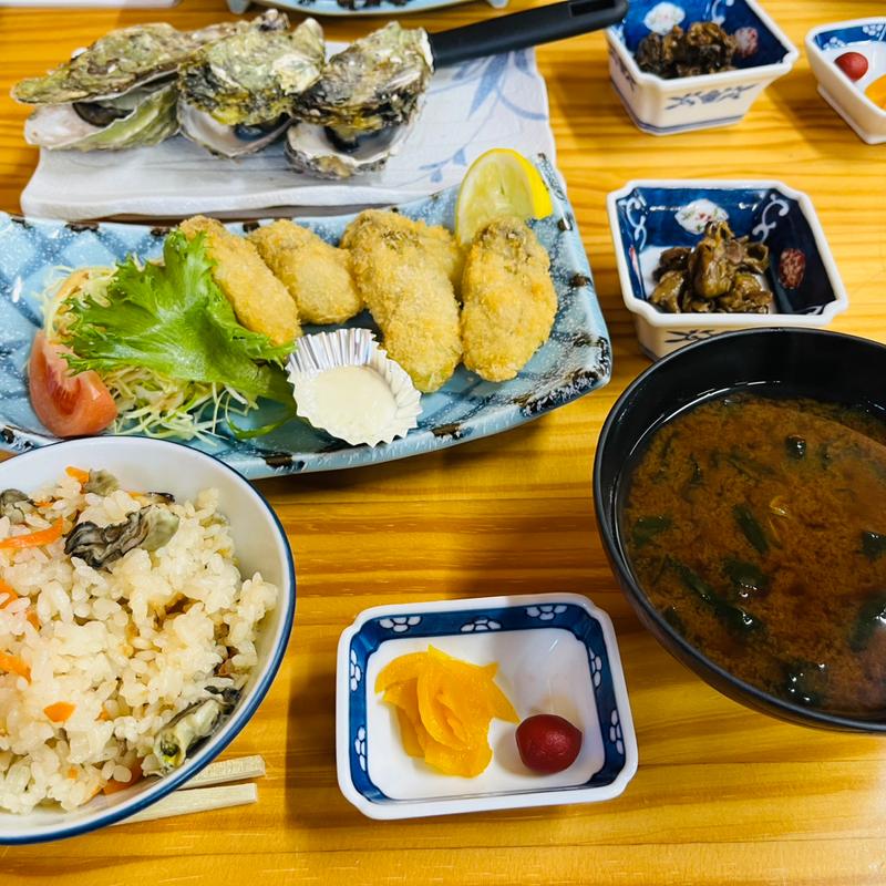 焼き牡蠣とカキフライ定食(よしゆう水産)
