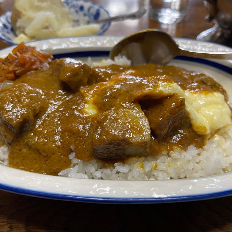 ビーフカレー 中辛(チーズ)(欧風カレー インディラ)