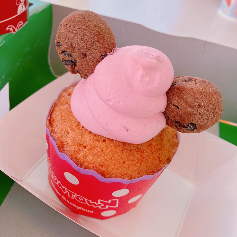 ストロベリーチョコチップマフィン(ヒューイ・デューイ・ルーイのグッドタイムカフェ)