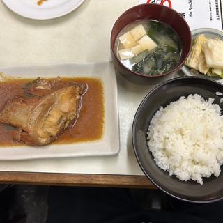 煮魚(太古一支店 （タコイチシテン）)