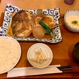 鯛カブト煮付け定食(豊洲場外食堂 魚金)