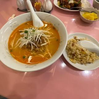 坦々麺と炒飯(茘香尊)