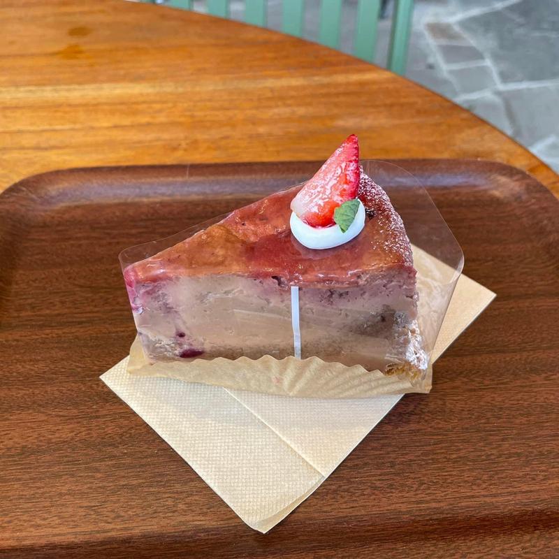 苺のショコラプリンタルト(パティシエ エス コヤマ)