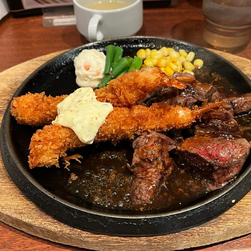 ミックスロックステーキ200g＆エビフライ(鉄板王国 西新宿店)