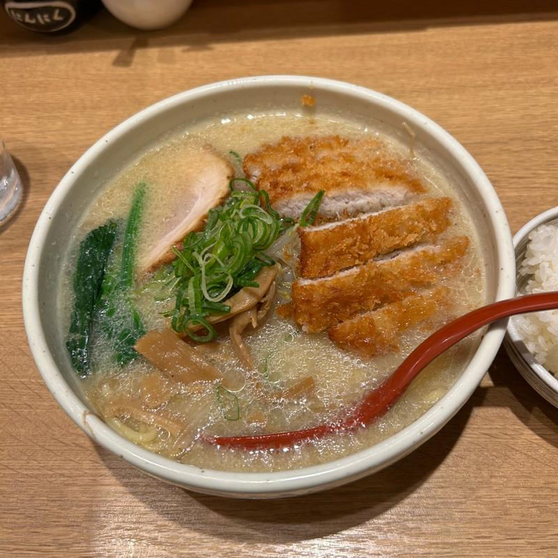 とんかつ味噌らーめん(らーめん 北の大地 新宿店)