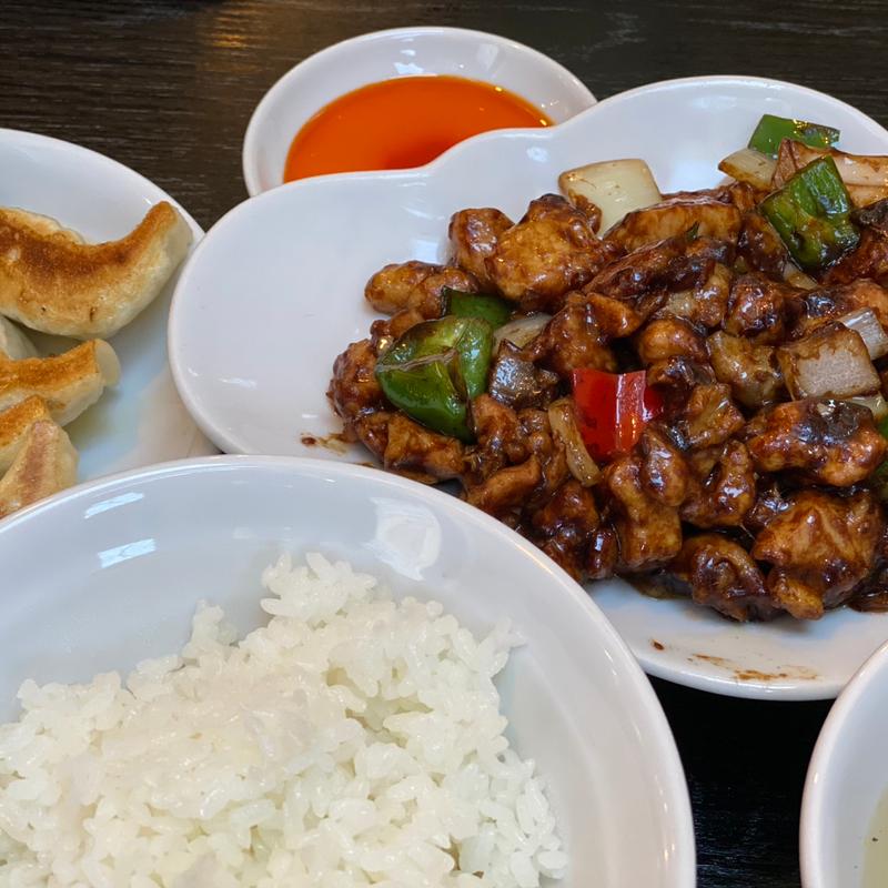 日替りランチ（鶏肉味噌炒め+半餃子セット）(天鴻餃子房 九段店)