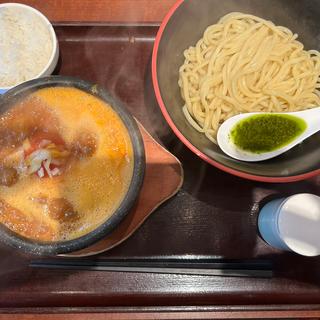 丸ごとトマトつけ麺(節系とんこつらぁ麺　おもと )