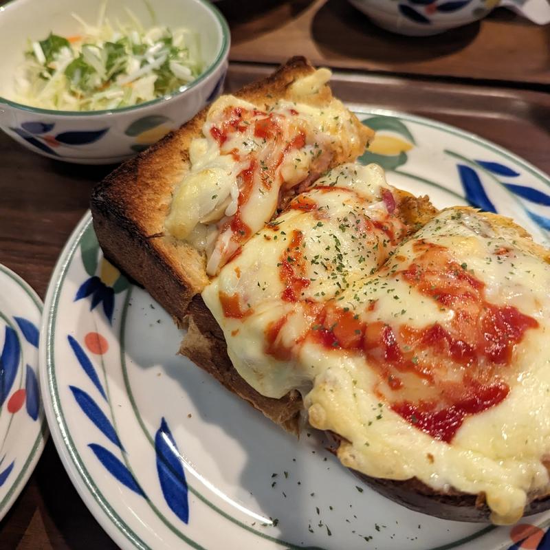 ピザトースト(カフェ＆デリ 伯爵邸)