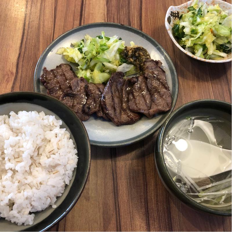 牛たん定食　キャベツ増(べこ虎)