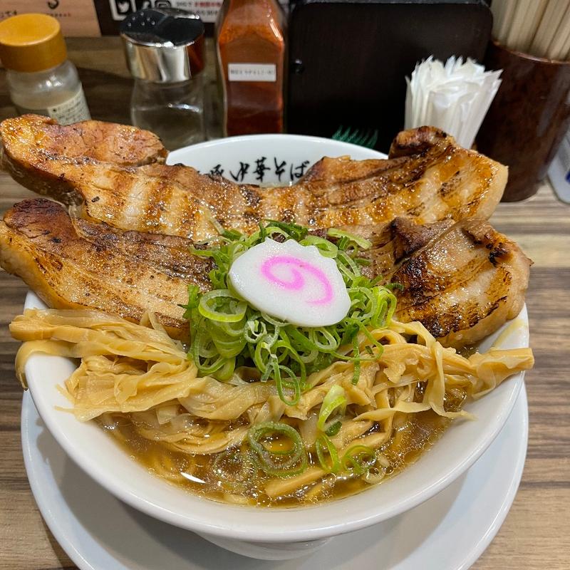 (焼豚中華そば啜る)